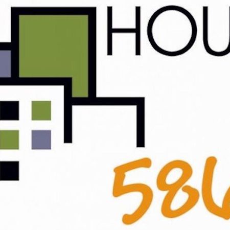 House 5863- Chicago'S Premier Bed And Breakfast Экстерьер фото