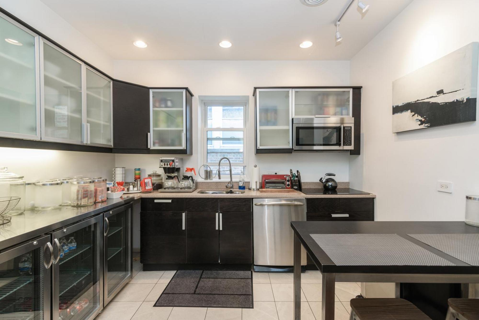 House 5863- Chicago'S Premier Bed And Breakfast Экстерьер фото