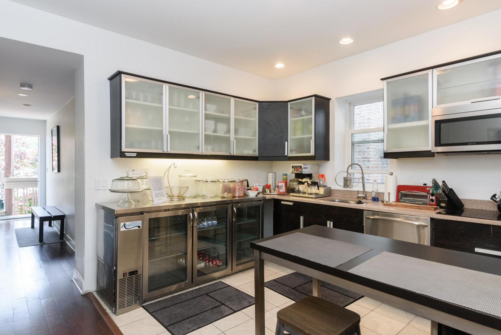 House 5863- Chicago'S Premier Bed And Breakfast Экстерьер фото