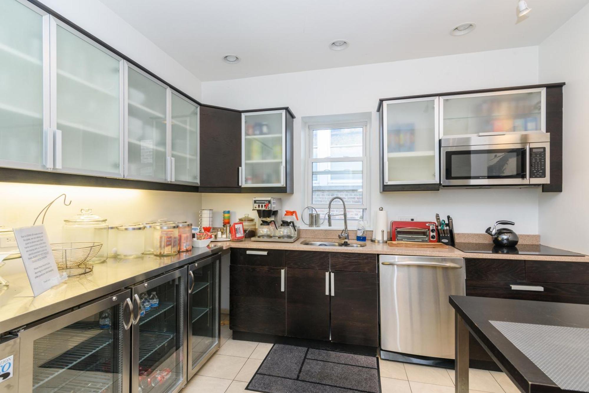 House 5863- Chicago'S Premier Bed And Breakfast Экстерьер фото