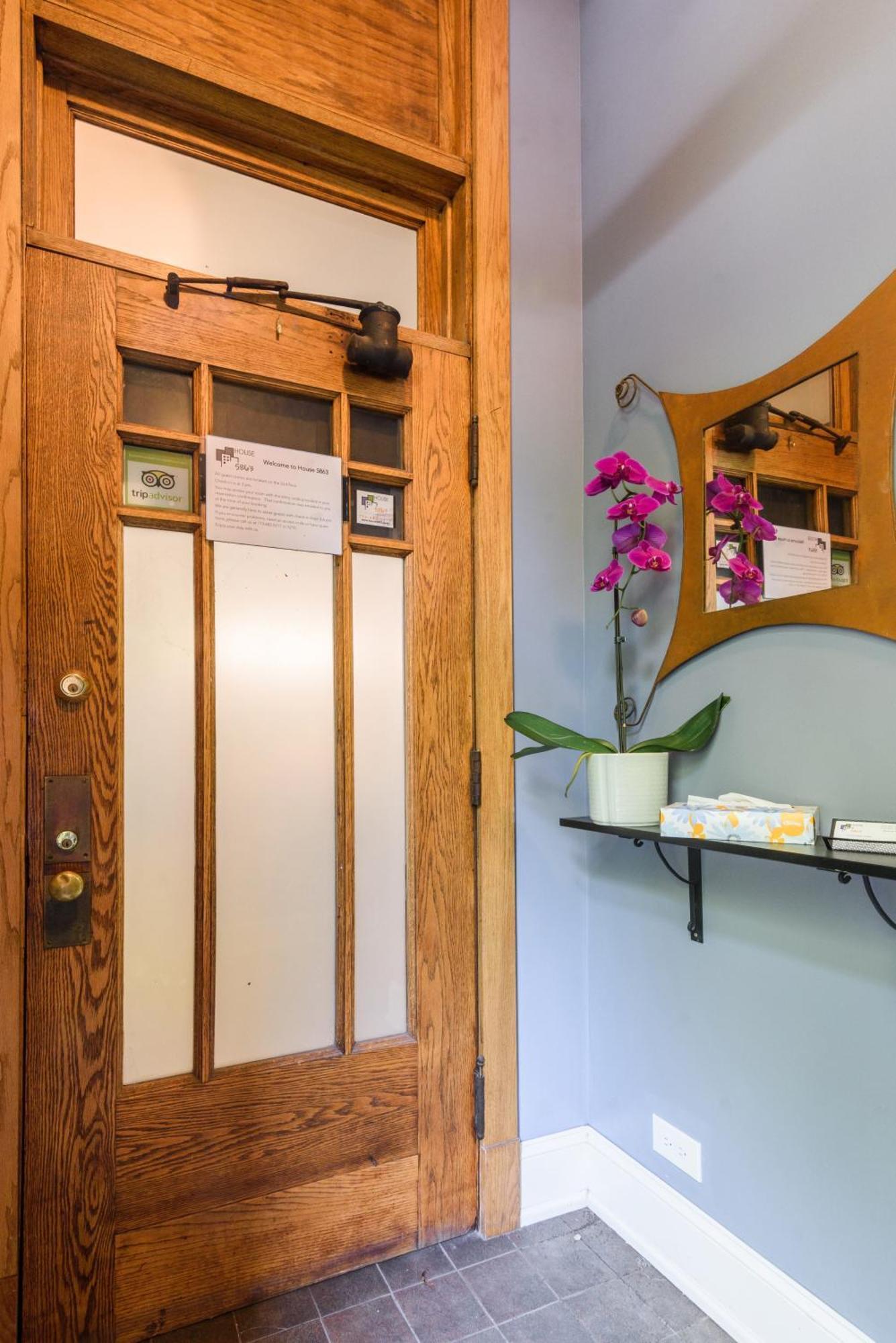 House 5863- Chicago'S Premier Bed And Breakfast Экстерьер фото