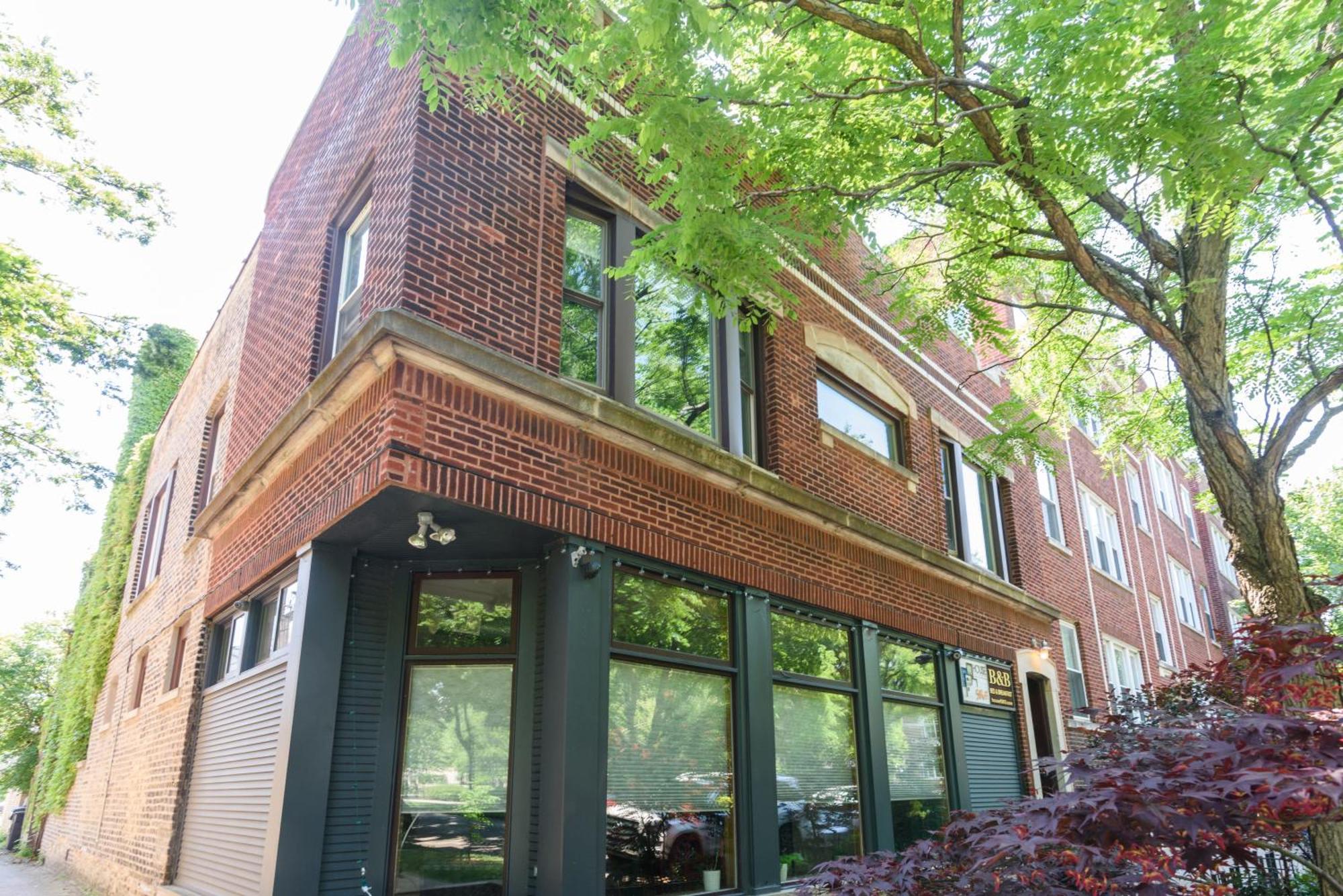 House 5863- Chicago'S Premier Bed And Breakfast Экстерьер фото