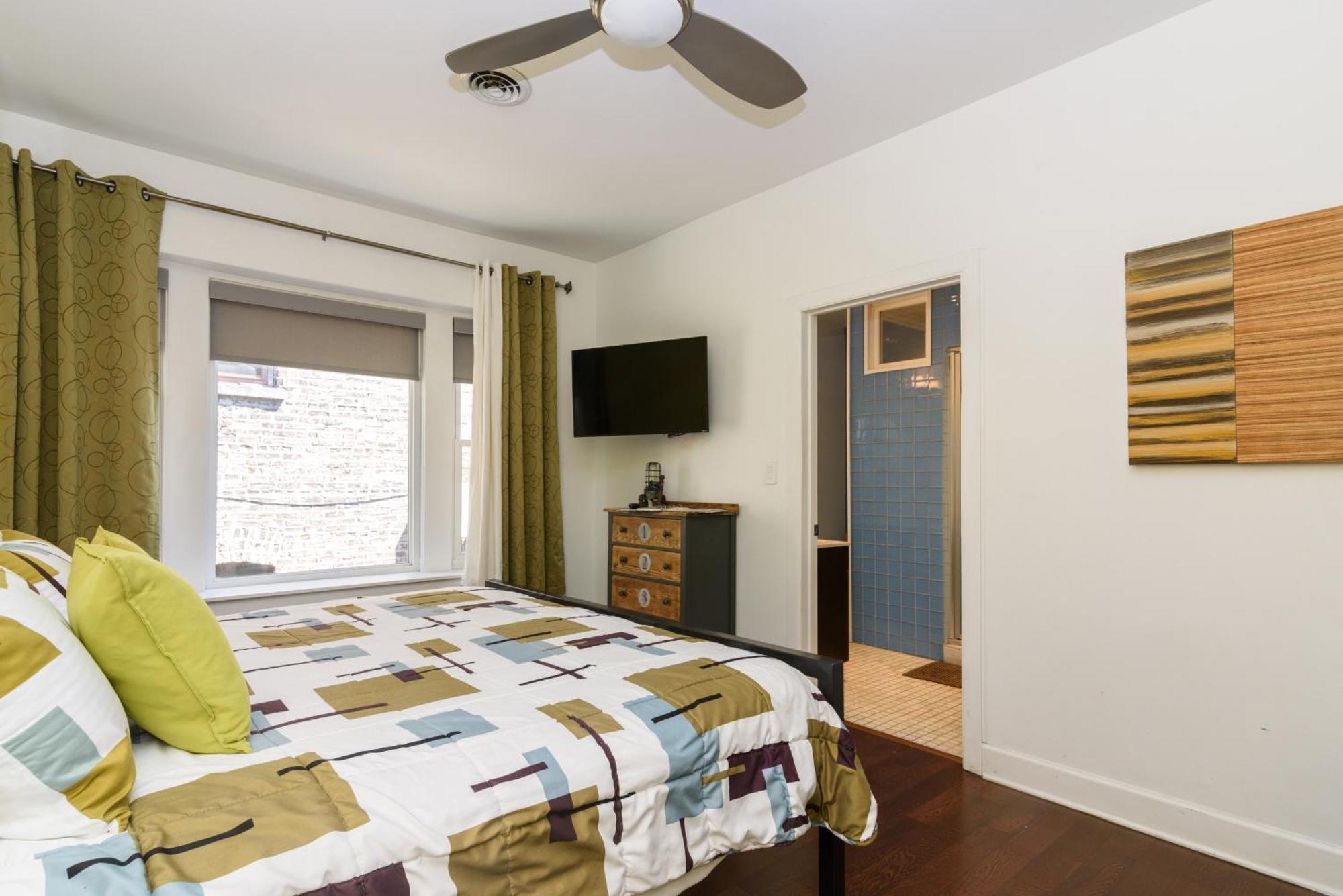 House 5863- Chicago'S Premier Bed And Breakfast Номер фото